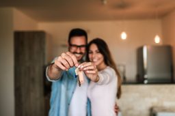 Qué Buscar al Comprar tu Primera Casa: Guía Práctica